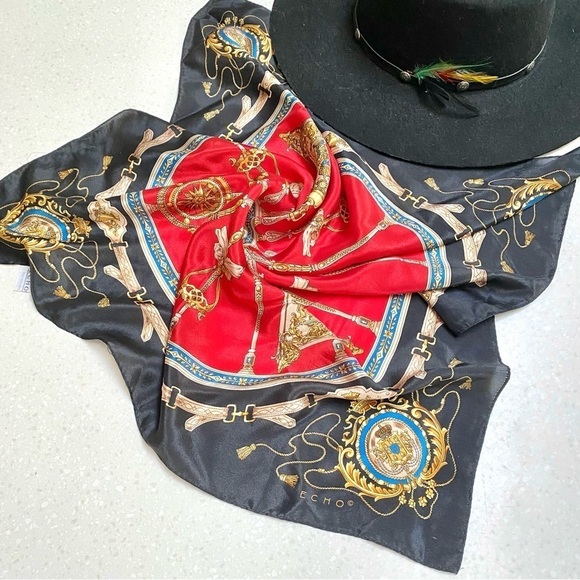 Equestrian vibe SILK w cottage cabin vibe - Picture 3 of 15